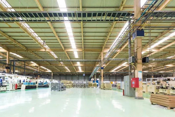 現(xiàn)代化生產(chǎn)設備